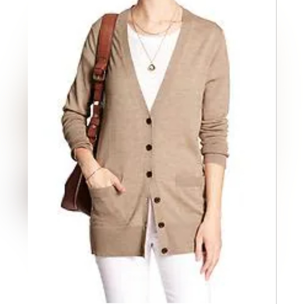 Banana Republic Factory Merino Wool V- Neck Cardigan Size xs.